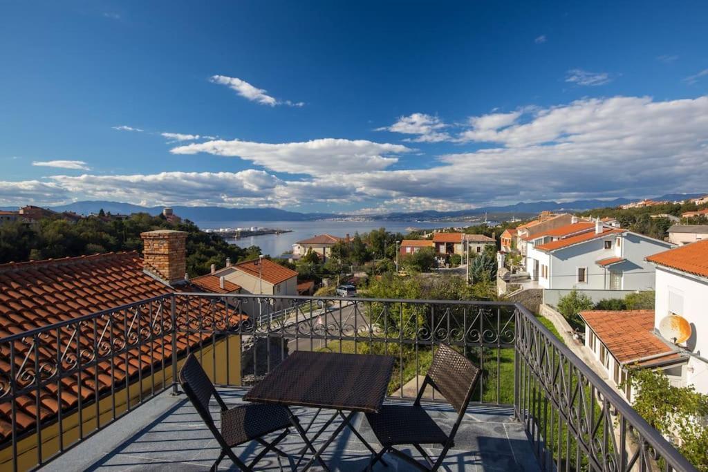 Villa Ajda - Green Room Омишаль Экстерьер фото