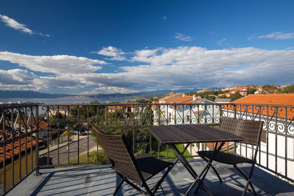 Villa Ajda - Green Room Омишаль Экстерьер фото